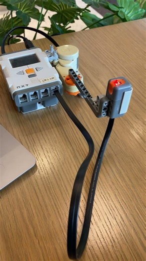 Programming Mindstorms NXT (EV3-G) - Automatic door #legomindstorms #nxt #coding #gurusekolahI