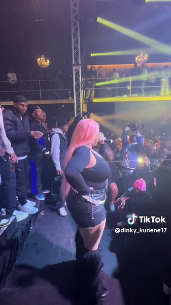 Hade Hade: Dinky Kunene y Mr. JazziQ