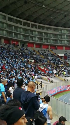 Perú. Sporting Cristal 1 - 1 Alianza Lima. La Hinchada de Cristal