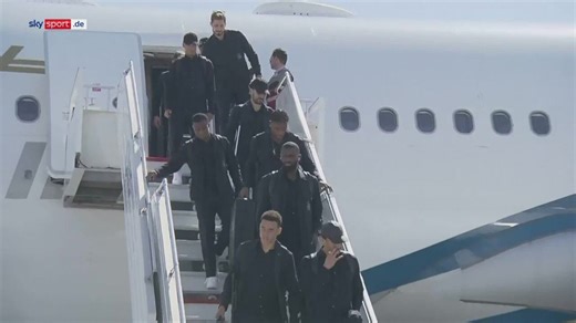 WM 2022: Ankunft am Flughafen: Deutschland in Katar gelandet