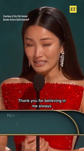 Entertainment Tonight on Instagram: "Anna Sawai delivered a bittersweet speech after taking home the #SAGAward for Female Actor in a Drama Series. 凉"