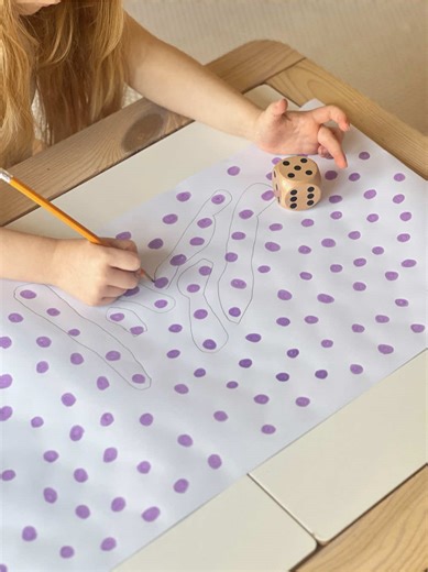 A quick and engaging maths game that keeps little ones busy and learning all at once 🎲✨ Just roll out some paper, add dots with a dot marker and grab a die. Roll the die → circle that many dots → repeat ⭐️ and while they’re playing, they’re actually building so many early maths skills: 🎲 Counting & one-to-one correspondence 🎲 Number recognition 🎲 Subsitising (seeing quantities quickly) 🎲 Fine motor skills 🎲 Turn-taking and focus Looking for more super quick ideas? Tap the link in our bio a