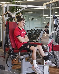 8 Monate und 27 Tage nach seinem erlittenen Kreuzbandriss hat Florian #Wirtz im Freundschaftsspiel bei den Glasgow Rangers sein Comeback gefeiert. 😍 Schön, dass du wieder da bist, Flo! 🙏⚫️♥️ | Bayer 04 Leverkusen