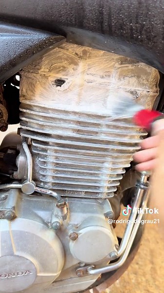 Motorcycle Engine Lubrication Tips and Techniques