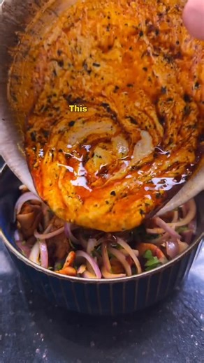 Diya on Instagram: "Chicken Chukauni Reaction Video: Deadpan Diya #33 Follow @diyaeatswell for recipe reactions and lotsss more Chicken Chukauni recipe by @aathirasethumadhavan 👌 For the Chicken 400g boneless chicken (I recommend thigh) cut into small cubes 2 tsp ginger-garlic paste ½ tsp salt ½ tsp pepper 1 tsp Kashmiri chili powder (I used paprika instead) ½ tsp turmeric powder 1 tsp lemon juice Light brush or spray of oil for frying For the Mix 1 small onion, thinly sliced (red probably best