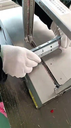 Sealing metal components using an industrial vacuum packing machine for safety