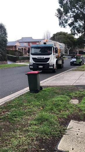 Melbourne garbage trucks on TikTok