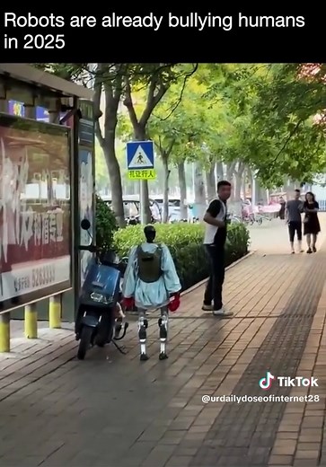 A Unitree G1 robot was filmed in China running up on a man with boxing gloves strapped on. The clip instantly went viral, leaving people debating whether it was a prank, a test, or a glimpse of what happens when robots mix with everyday life.🤖😳 Robots are already stepping into public spaces, from Boston Dynamics' Spot to humanoids like this one. Moments like this raise new questions about how they will act around us once they become part of daily reality. Is this just a funny experiment or the