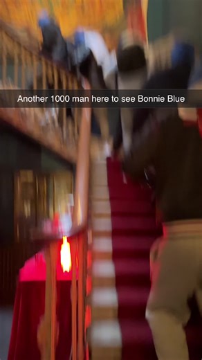 Another 1000 man here to see Bonnie Blue