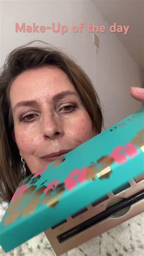 Make-Up of the day using @CARGOCosmetics eyeshadow palette #makeupoftheday #eyemakeup #beauty