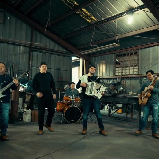 NO REGRESES DE @herenciadegrandesoficial Está Cumpliendo 1 Año 💔🥹✨ #throwback #throwbacksongs #herenciadegrandes