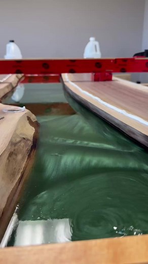 Creating Ripple Effects in Deep Casting Resin