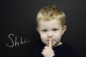 Kinder mit Mutismus: So behandelt man das Schweigen der Kinder