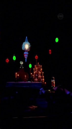 Haunted Mansion Holiday interior | Disneyland
