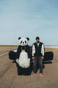 🐼 El Panda feat. Sixt 🚘 OUT NOW! Sube el volumen, porque cuando se juntan el talento de Borja Iglesias y la flota con más flow, sólo puede salir una obra maestra. 🔥 Y para celebrarlo, esta colabo viene con un descuento de hasta el 15% en tu próximo alquiler ➡ bit.ly/Sixt_ElPanda ¿Que os parece nuestro temazo? 😏👇 | Sixt