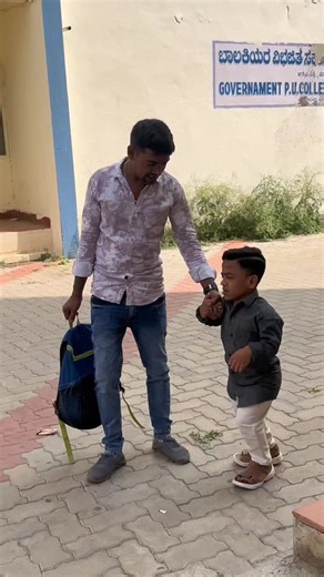 FUNNY REEL'S on Instagram: "😂😂 . . .. . #viral #explore #funnyvideos #comedy #reelsinstagram #funnyreels #reelsinstagram #1 #instadaily❤️ #instagood #commentforcomment #like4like #trinndingsong🎶💞💫✌️😎 #follower #haters #pllesse_suport_kijiye❤️🙏 #haters"