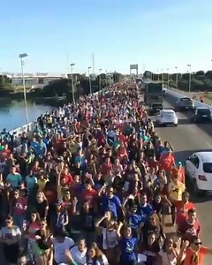 297K views · 5.4K reactions | COISA LINDA DE SE VER E OUVIR  No final da tarde durante a Celebração do dia Mundial do jovem Adventista em 2019, uma multidão de jovens atravessou a ponte Presidente Dutra, entre as cidades de Petrolina e Juazeiro, cantando e adorando ao senhor! #celebravale #jovemadventista #igrejaadventista #adventistasbrasil #adventistas #adventistas7dia #jovensadventistas | Adventistas do Sétimo Dia de Mogi Guaçu | Facebook