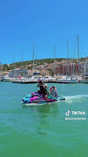 Sunset Jet sur TikTok