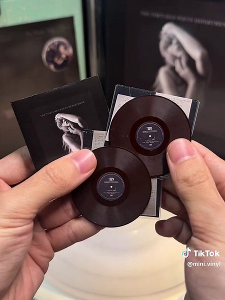 Unboxing the TTPD Mini Black Dog Vinyl