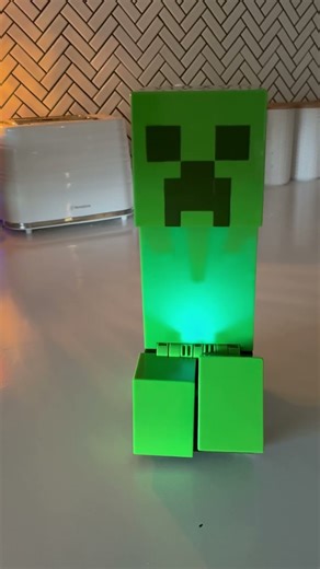 Exploding creeper #minecraft