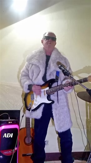 Video di ADI (@music.cover93) con I Was Made For Lovin' You - Kiss