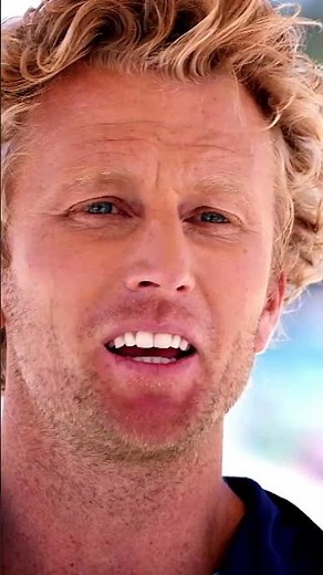 Rope climber falls 8 meters! 😧 #bondirescue #lifeguard #ropeclimbing #shortsfeed