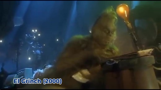 2.5M views · 92K reactions | #flashback // Ya han pasado 24 años desde que se estrenó "El Grinch" en el 2000, una película navideña que tiene como protagonista a el villano más icónico de diciembre. 朗 El éxito de esta película es tan grande que en 2018 se lanzó una versión animada, la cual trae de vuelta en voz a Jim Carrey para protagonizar la cinta.  | Super Stereo | Facebook