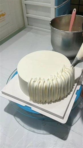 25K views · 161 reactions | Discover Birthday cakes and cupcake Decorating Tutorials #cakeart #reels #chocolatecake #cakephoto | Sucre glace | Facebook