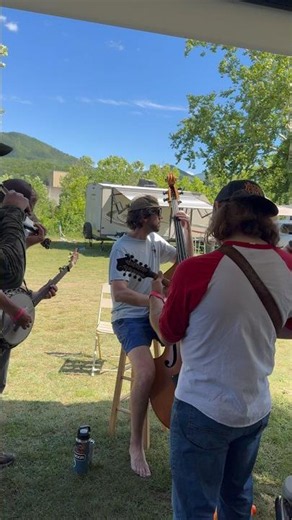 @GVSB_grass with ​​@robslusser9772 #bluegrassband