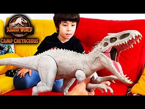 INDOMINUS REX SUPER COLOSSAL de Jurassic World Camp Cretaceous con Dani y Evan