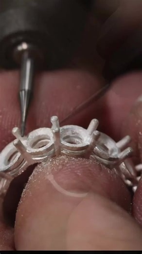 Custom Diamond Rings: Unique Designs for Every Occasion