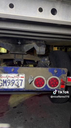 Guide to Hooking Up Trailers for Truck Drivers