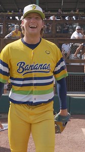 Why believe in Joe Hendry when you can believe in Andy Archer? #baseballboys #mlb #joehendry #savannahbananas #bananaball #dadjokes | The Savannah Bananas