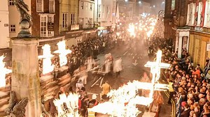21K views · 324 reactions | An estimated 25,000 people attended Lewes Bonfire Night last night. Thanks to everyone for keeping a look out and helping each other stay safe. Emergency services, local authorities and transport operators, along with volunteers, all work hard to plan for this, and your support makes a difference. We captured the action from the heart of the High Street - view our time-lapse here ⬇️ | Sussex Police | Facebook