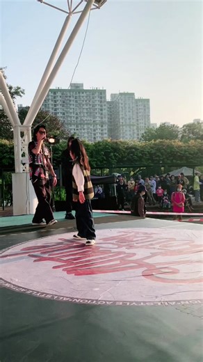 Funk Music Dance Battle: Locking Style with Candy Dulfer