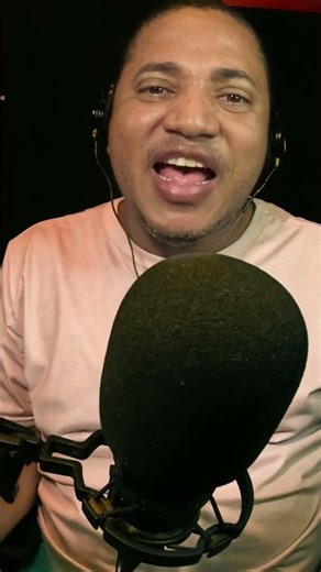 "Você nunca ouviu esse clássico assim... 🙏🥁"