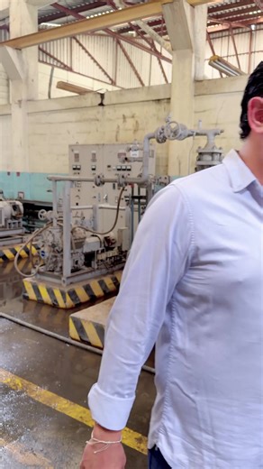 📍#SecapTeInforma | ¡Recuperamos oportunidades! 💪 Nuestro Director Ejecutivo, John Reyes Neira, visitó el taller de refrigeración del #SECAP, donde jóvenes se capacitaban para la industria del camarón 🧊🍤. Pronto este espacio volverá a formar talento ecuatoriano. 🇪🇨✨ ¡Dale like y comparte! 👍 #SecapTeCapacita | Secap.Ec