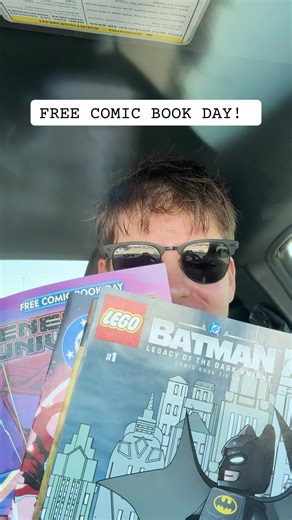 FREE COMIC BOOK DAY WOOOO @austinbookscomics #comictok #batman #dccomics #freecomicbookday