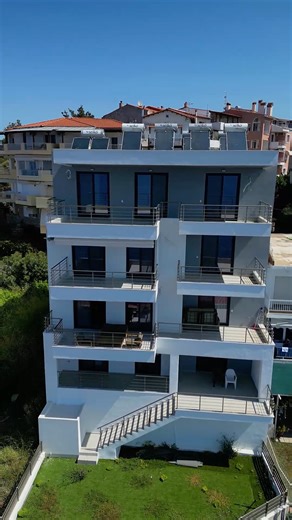 SithoniaRS Wave & Wind Luxury Apartment with Infinity Sea View Enjoy breathtaking sea views and ultimate comfort in Sithonia. Details: Guests: 5 Bathrooms: 1 Size: 65m² Amenities: Air conditioning, Flat-screen TV, Free parking, Kitchen, Washing machine, Wi-Fi Location: Neos Marmaras Perfect for holidays with friends or family. Book now for a luxurious experience with endless sea views. Find Out More: 🌐 https://sithoniars.gr/accommodation/sithoniars-wave-wind-luxury-apartment-with-infinity-sea-v