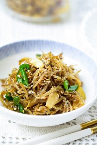 Myeolchi Bokkeum (Stir-fried Anchovies)