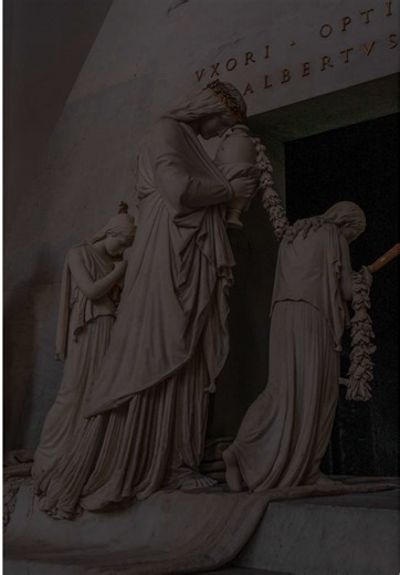 The Dark Beauty of Vienna: Gothic Architecture Tour