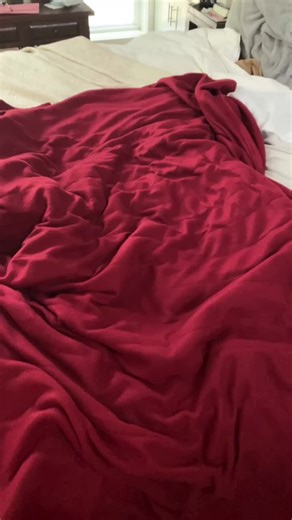 Removing Stray Fibers from Fleece Electric Blankets