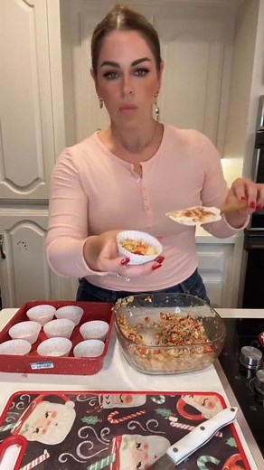 19 reactions | Craving something sweet but healthy?  These no-bake oatmeal yogurt bites are the perfect guilt-free snack! 北 Just layer oats, fruit, a little honey, and your favorite yogurt freeze and enjoy!  #NoBakeTreats #OatmealYogurtBites #HealthySnackIdeas #EasyRecipes #MomLifeSnacks #FrozenYogurtBites #HealthyDesserts #QuickSnacks #BreakfastOnTheGo #HomemadeSnacks #AshleySaenzCreations | Ashley Dillard Saenz | Facebook