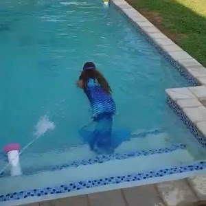 11 reactions | First time swimming in her Magical Mermaids Tail! 6 years old 隆‍♀️隆‍♀️ | Magical Mermaids | Facebook