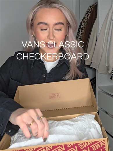 Vans Classic Checkerboard Styling Tips and Unboxing