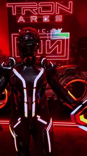 Tron: Ares cosplay at San Diego Comic Con - #shorts #tron #tronlegacy #tronares #troncosplay #disney
