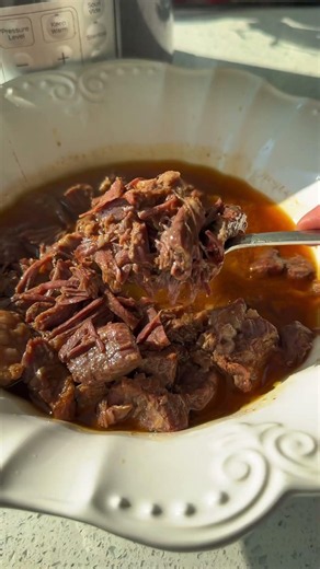 Instant Pot Two Ingredient Beef Tacos 🙌