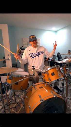 A better version! World's greatest mediocre drummer | Tom Mabe
