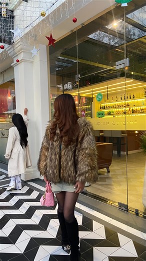 Sharon Sherpa on Instagram: "I’m gettin there just need more practice ig 🥊 #trend #howtothrowapunch #fyp #punch #begginerlevel 😆"