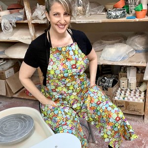 Pottery Apron, Garden Party Print - Full Coverage, Split Leg, 2 Pockets - for Ceramic Wheel Throwing, Clay Artists & More! - Etsy Canada